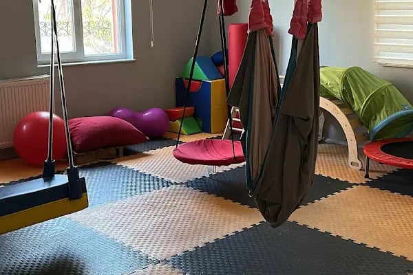 Özel Pera Yeşil Çınar Özel Eğitim Ve Rehabilitasyon Merkezi - Resim 10