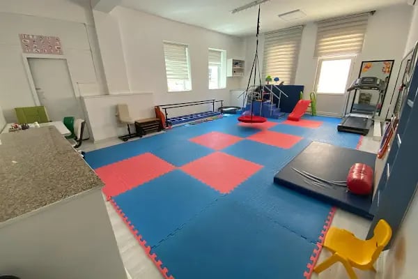 Özel Pera Yeşil Çınar Özel Eğitim Ve Rehabilitasyon Merkezi - Resim 11