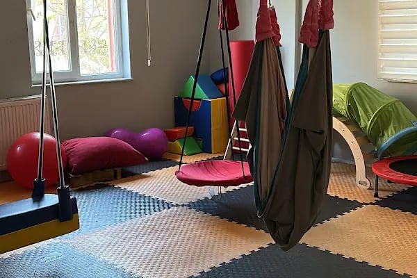 Özel Pera Yeşil Çınar Özel Eğitim Ve Rehabilitasyon Merkezi - Resim 4