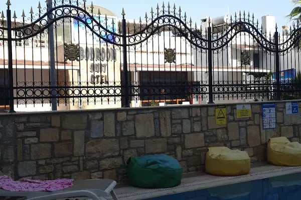Maji Hotel - Resim 10