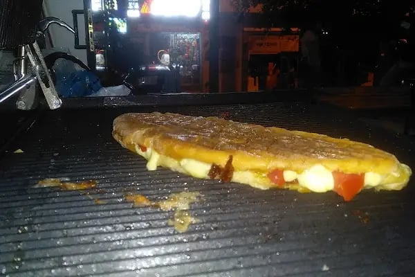Acıktım Burger Cafe - Resim 9