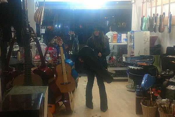Gitarcı Müzik Mağazası ve Müzik Okulu - Resim 19