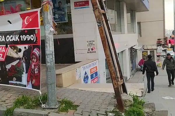 Yapı Kredi Bankası - Halkalı Meydan Şubesi - Resim 7