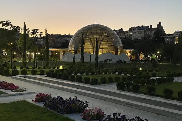 Millet Bahçesi Kütüphanesi - Resim 6