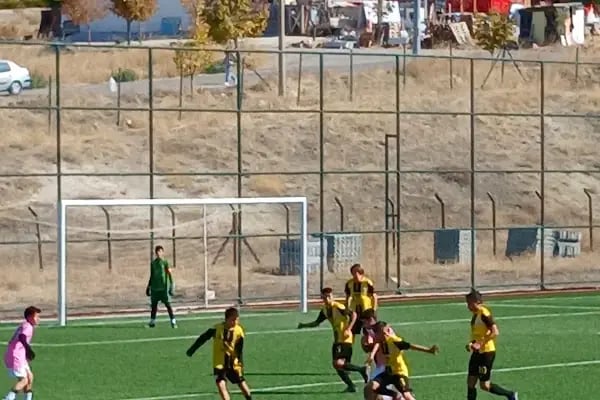 Ayaş Futbol Stadı - Resim 5
