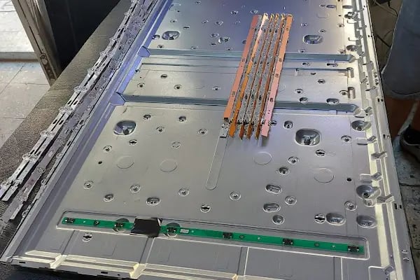 BUCA ÖZGÜR ELEKTRONİK Elektrik Elektronik Televizyon Tamir Onarım Montaj - Resim 19