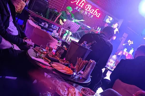 Alibaba Türkü Bar | Her Gece Canlı Müzik Alanya - Resim 18
