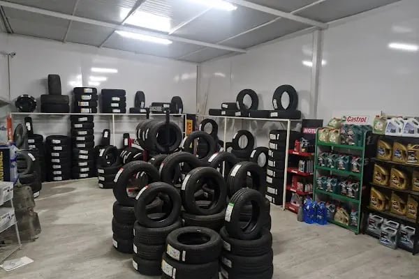 Güçlü kardeşler Oto Lastik Araç Tamir Bakım Servisi Yasin Usta Konyaaltı liman - Resim 10