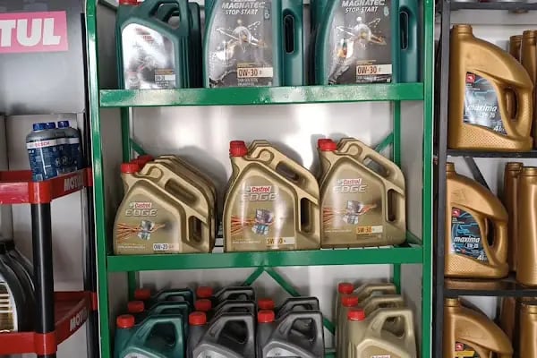 Güçlü kardeşler Oto Lastik Araç Tamir Bakım Servisi Yasin Usta Konyaaltı liman - Resim 16