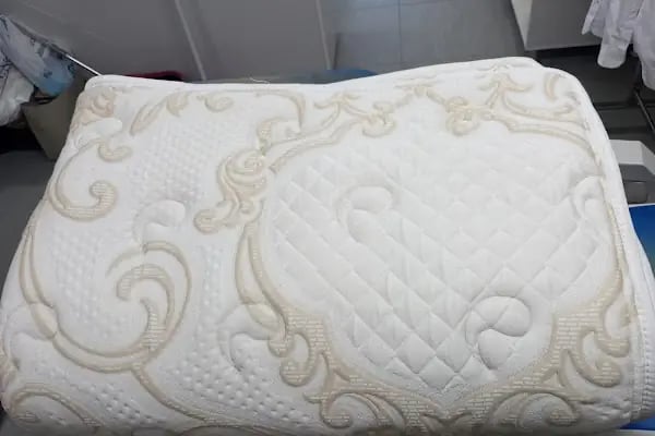 Two Sisters Kuru Temizleme ve Ütü Evi - Resim 9