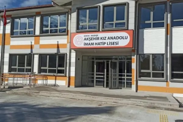 Akşehir Kız Anadolu İmam Hatip Lisesi - Resim 1