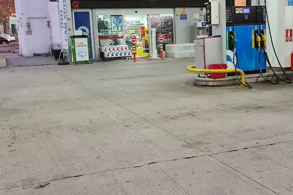 QPlus Akzafer Akaryakıt istasyonu - Resim 4