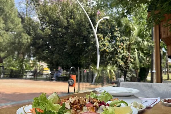 Gazipaşa Meydan Park - Resim 11
