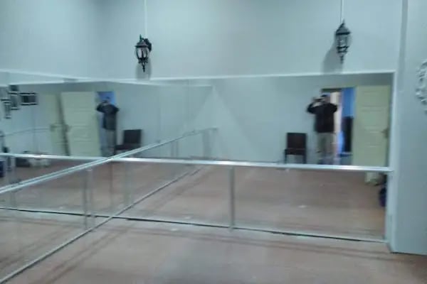 White Sports Center - Resim 10
