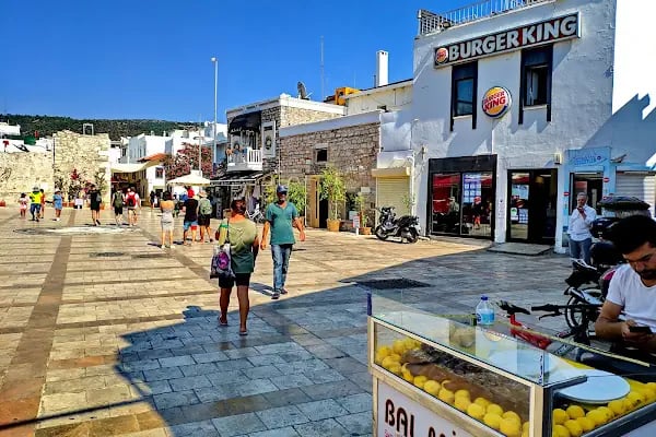 Burger King - Bodrum Çarşı Şubesi - Resim 15