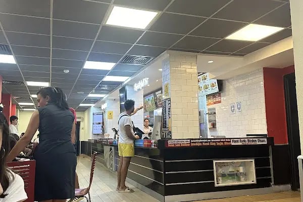 Burger King - Bodrum Çarşı Şubesi - Resim 11