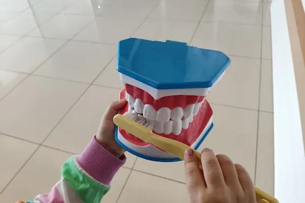 DENTVAN AĞIZ VE DİŞ SAĞLIĞI POLİKLİNİĞİ - Resim 3