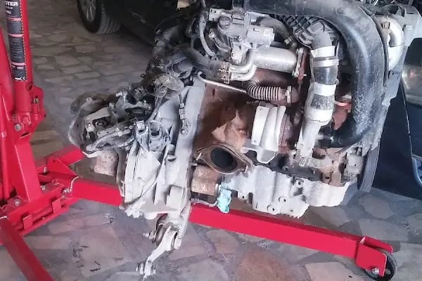 Yıldız Oto Tamir Bakım Servisi - Resim 17