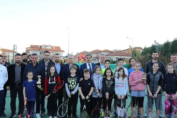 serdivan mavi tenis kulübü - Resim 17