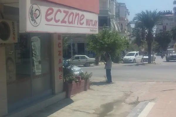 Mutlay Eczanesi - Resim 3