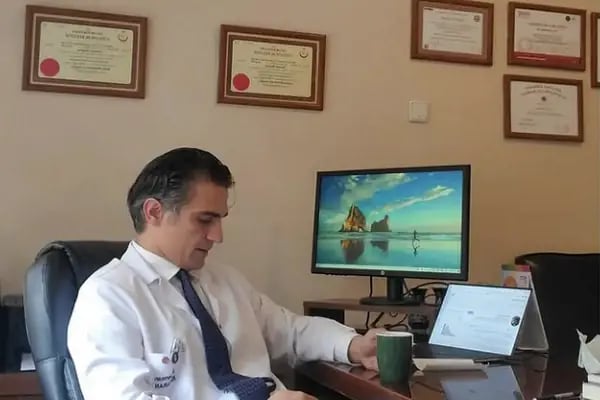 Doç.Dr.Derman Başaran | Kadın Hastalıkları | Jinekolojik Onkoloji | Robotik, Laparoskopik Cerrahi | Rahim, Miyom ve Yumurtalık Ameliyatları | HIPEC, HPV ve Kolposkopi | Ankara - Resim 6
