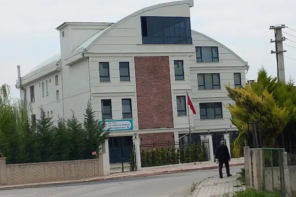 Turgut Alp Anadolu Lisesi - Resim 2