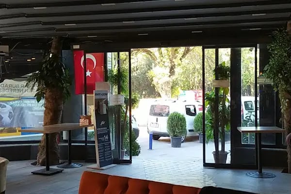 Oasis Cafe - Resim 16