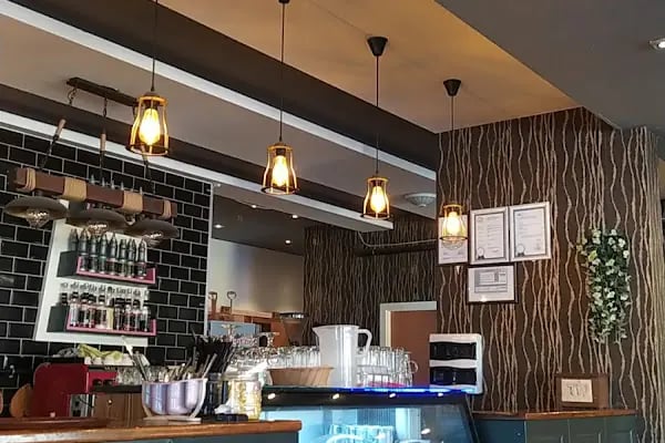 Oasis Cafe - Resim 15