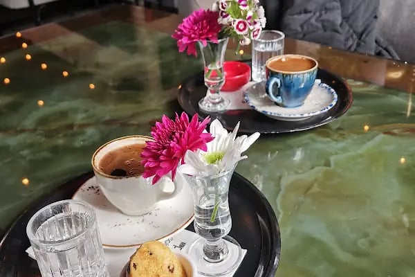 IV Papel Cafe Restaurant - Resim 4