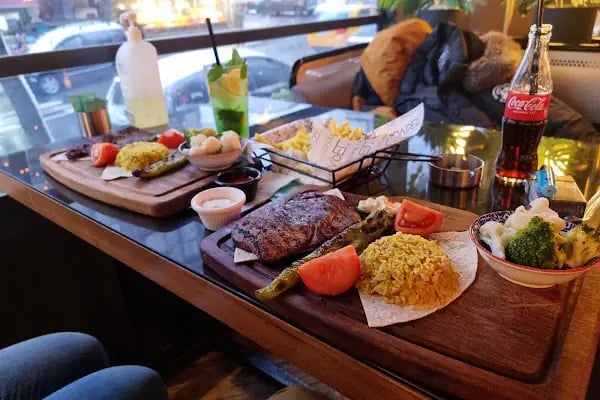 IV Papel Cafe Restaurant - Resim 3