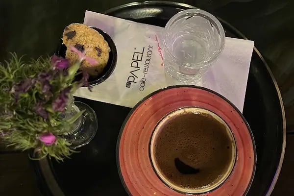 IV Papel Cafe Restaurant - Resim 16