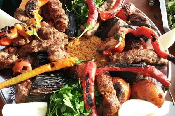 Şanlıurfa Balıklıgöl Aile Et Lokantası Toplu Kebap Siparişi - Resim 4