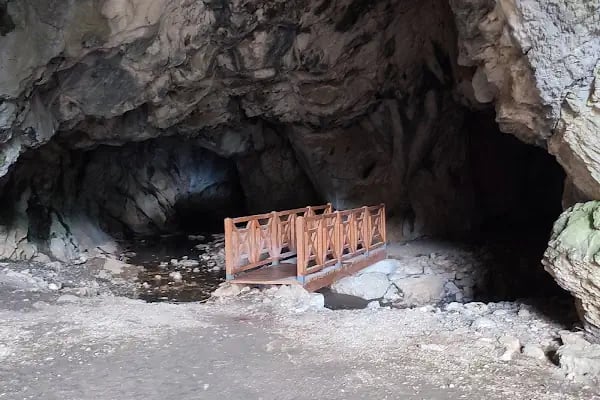Derebucak Çamlık Mağaraları Tabiat Anıtı - Resim 2