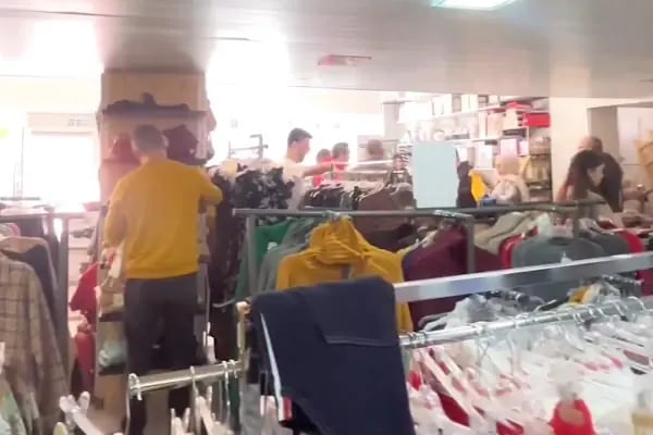 IGSA İZMİR Gümrük MALLARI SATIŞ AVM - Resim 2