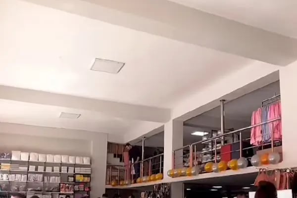 IGSA İZMİR Gümrük MALLARI SATIŞ AVM - Resim 11