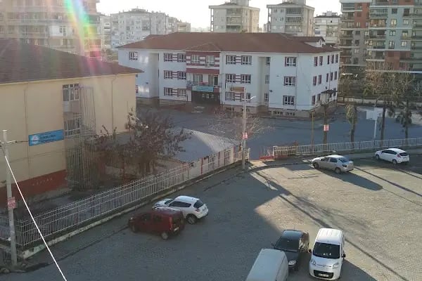 Ertuğrul Gazi Imam Hatip Ortaokulu - Resim 2