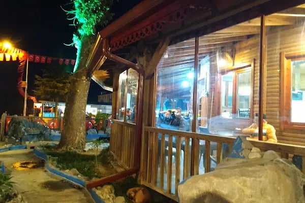 Belediye Çay Bahçesi - Resim 3