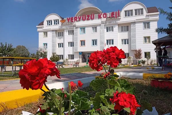 YERYÜZÜ KOLEJİ - Resim 3