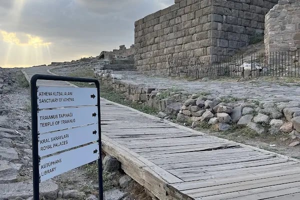 Akropol Yukarı Teleferik İstasyonu - Resim 12