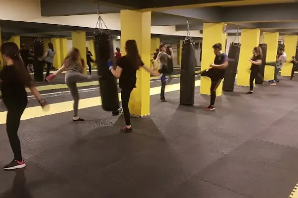 Fit or Fight Fitness Gym - Resim 12