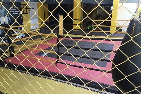 Fit or Fight Fitness Gym - Resim 17
