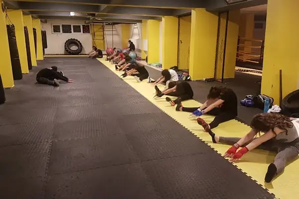 Fit or Fight Fitness Gym - Resim 13