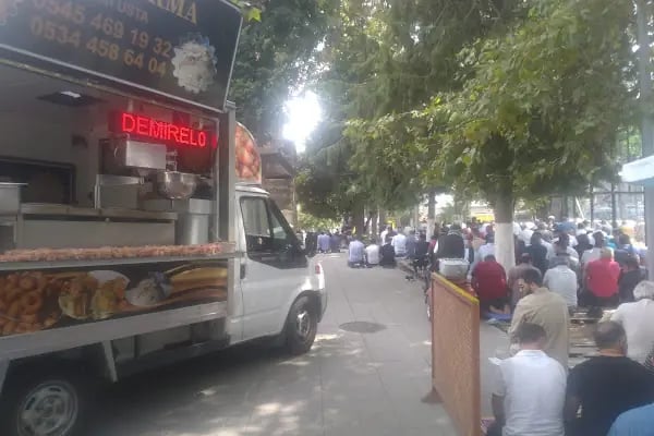 İstanbul Hayır Lokması Döktürme Lokmacı Şahin Usta - Resim 11
