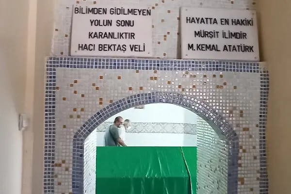 Hüseyin Gazi Türbesi - Resim 14