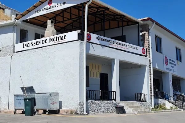 Hüseyin Gazi Türbesi - Resim 16