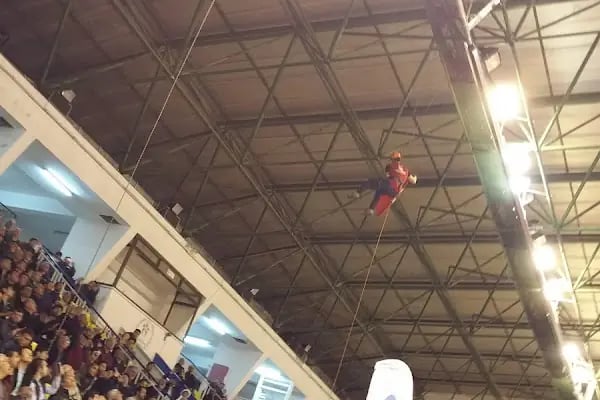 İnegöl Kapalı Spor Salonu - Resim 14