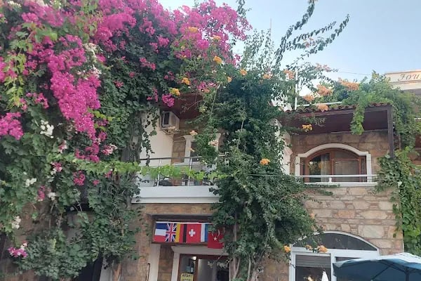 Four Seas Hotel - Resim 1