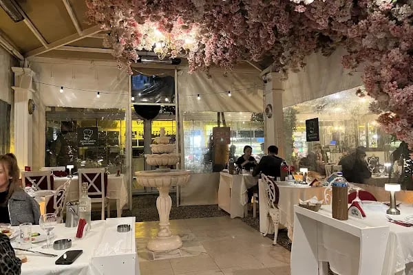 Secret Garden Restaurant Büyükada - Resim 17