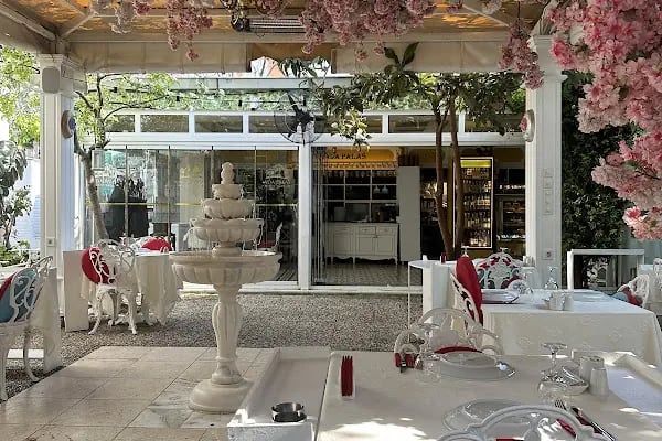 Secret Garden Restaurant Büyükada - Resim 3