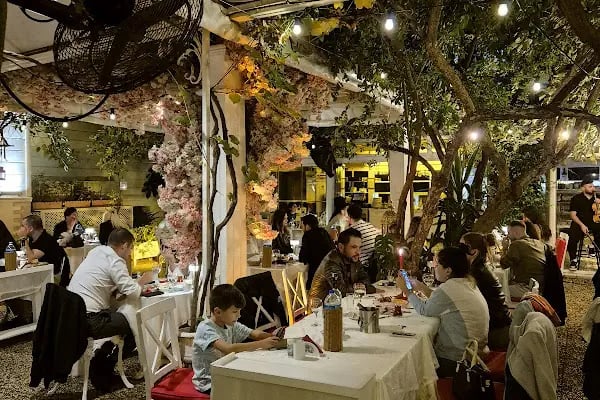 Secret Garden Restaurant Büyükada - Resim 11